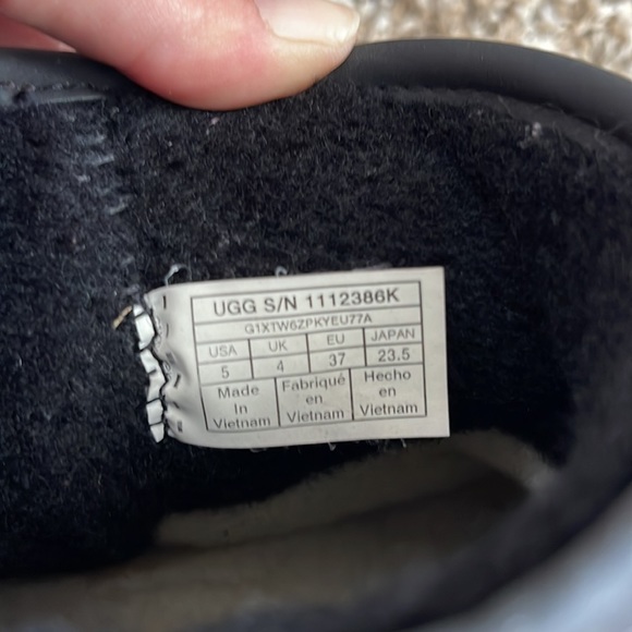 UGG Classic Boot Clear Mini Waterproof Size 5 Black - Picture 11 of 14